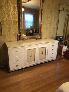 1960 Chest or Buffet by American of Martinsville in Cream Lacquer - Picture 1 of 7