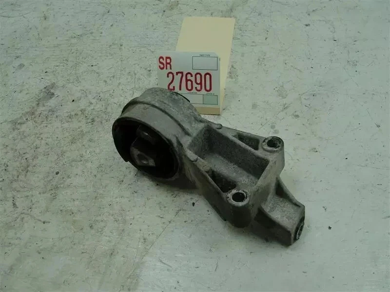 Soporte de montaje del motor L300 2001 Saturn Motor Soporte trasero OEM Foto 1 de 4