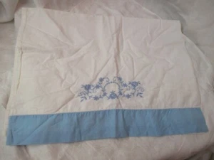 Vintage cotton Pillowcases Embroidered Flowers blue & white - Picture 1 of 3