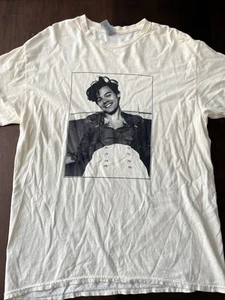 Men’s Harry Styles “Love On” Tour 21' Concert dates On Back T Shirt Yellow Lg - Picture 1 of 4