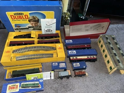 hornby dublo 3 rail Job Lot Train Set , Locomotive, Rolling Stock, Shed, Boxed - Image 1 of 4