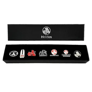 333422 HOLDEN MOTORING SET OF 7 LOGO PIN COLLECTION SET IN PRESENTATION BOX - Photo 1 sur 1