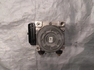 15-21 SUBARU WRX 2020 ABS Anti Lock Brake Pump Module 2015 2016 2017 2018 2019 - Image 1 of 3