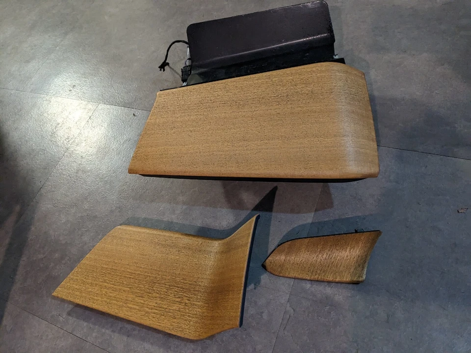 BMW I3 EV Glove Box And Wood Trim Eucalyptus  - image 1 of 4