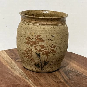 Studio Pottery Stoneware Jar Vase Flower Pot Floral Hibiscus Artist Signed 4.5” - Picture 1 of 7
