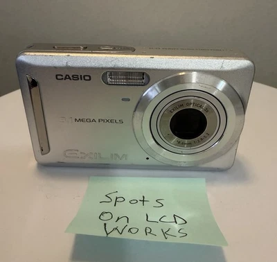 Casio EXILIM EX-Z9 8.1MP Digital Camera Compact Silver Y2K Tested SPOTS On LCD - Image 1 of 4