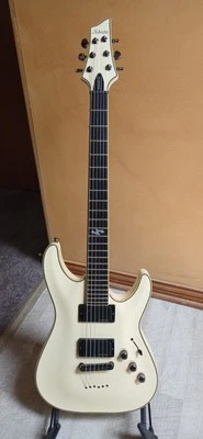 Schecter Blackjack ATX w/ Seymour Duncan Blackout Active Pickups VGC.  - Image 1 of 4