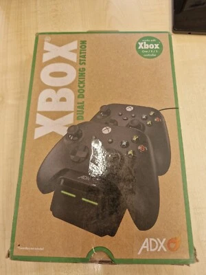 XBOX dual docking station  ADX - with batterys 38264424 - Image 1 of 2