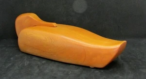 'Larch' Wood Box In Form Of Duck - Foto 1 di 12
