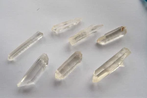 Lemurian Seed Quartz, Medium Crystal Points, 20g pack of Crystal Barcode Wands - Foto 1 di 12
