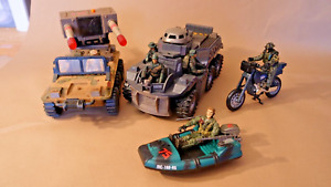 Military models 4 vehicles and 6 soldiers lot two Lanard Hasbro Chap Mi