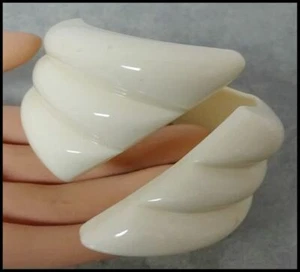 Wide & Chunky Vintage West Germany Cream Thermoset Cuff Bracelet - Picture 1 of 9