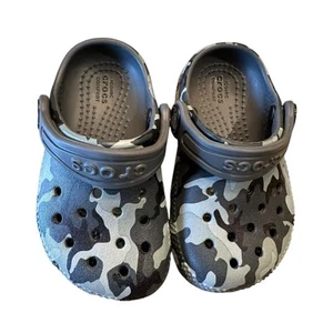 Crocs Toddler 5C Gray Camo Clogs - Picture 1 of 7
