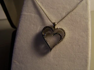 KAY JEWELERS 15 BLAUE UND WEISSE DIAMANTEN DOPPELTE OFFENE HERZEN ANHÄNGER UND KETTE - Bild 1 von 7