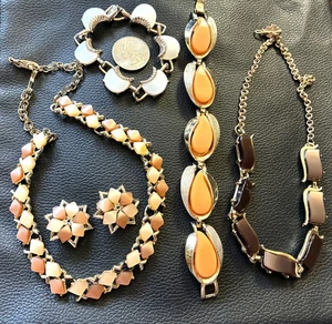 Lote Retro Vintage de Lucite Termoestable Joyería Pulseras Collar Pendientes Conjunto - Imagen 1 de 4