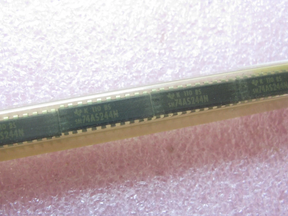 20 PCS TEXAS INSTRUMENT SN74AS244N Buffer/Line Driver 8-CH Non-Inverting 3-ST - Image 1 of 1