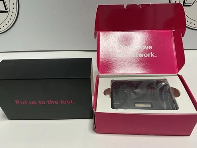 Punto de acceso móvil inalámbrico T-Mobile Franklin T9 Wi-Fi 4G LTE (RT717) Foto 1 de 4