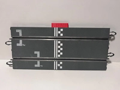 06sds SCALEXTRIC DIGITAL SYSTEM r/a PISTA CONEXIONES CENTRAL PIT BOX - Imagen 1 de 2