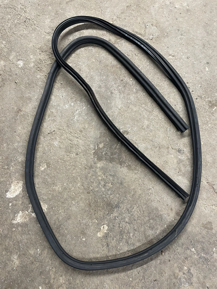 Suzuki XL7 Grand Vitara 2003 puerta trasera genuina resistente a la intemperie sello de goma OEM Foto 1 de 1