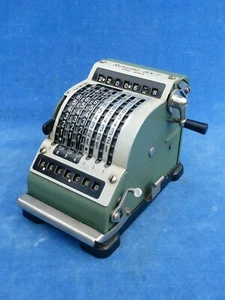 CURIOSITE Curiosity RARE TOP ! CALCULATRICE MECANIQUE Mechanical calculator DPR - Photo 1/8