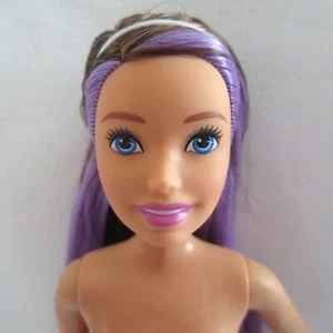NUEVA DIADEMA 2020 Barbie Skipper muñeca niñera rayas moradas ~ desnuda - Imagen 1 de 5