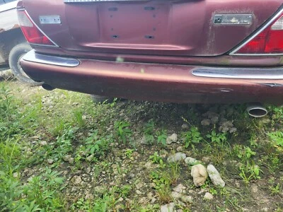 Parachoques trasero Jaguar Vanden Plas 1998-2003 granate Foto 1 de 4