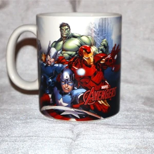 Avengers: Captain American, Iron Man, Hulk, 20 oz Iridescent Ceramic Mug - Picture 1 of 3