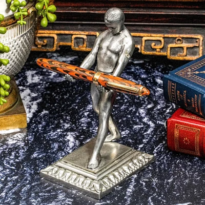 Porta-caneta tinteiro vintage de metal estanho sólido homem forte figura masculina - Imagem 1 de 4