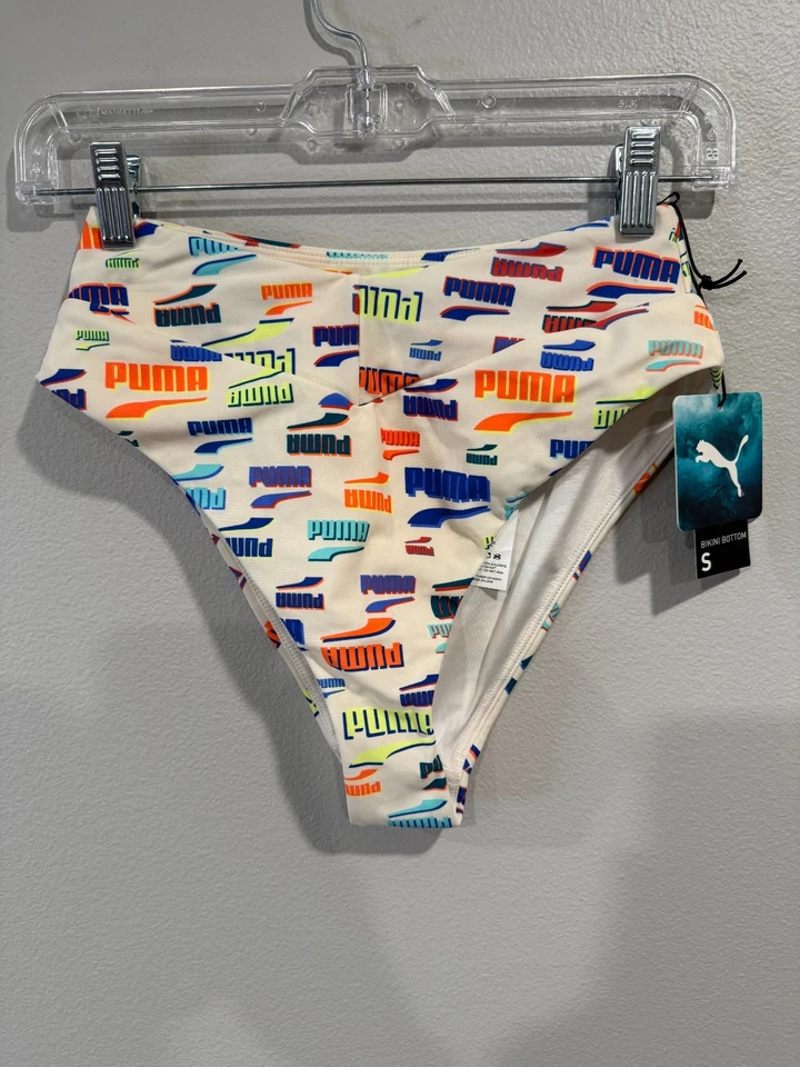 Calcinha de biquíni Puma bege com escrita multicolorida novo tamanho pequeno - Imagem 1 de 4