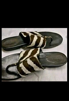 Sandalia de Verano GUCCI Pelo de Pony Cebra Rayas Hecha en ITALIA talla 8 Foto 1 de 4