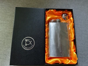 Frasco TANEAXON plata 10 onzas nuevo en caja con embudo - Imagen 1 de 6