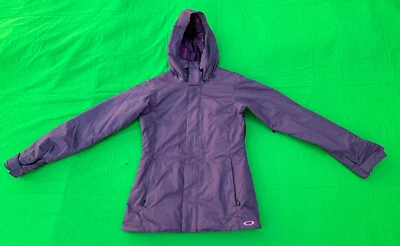 Chaqueta de invierno Oakley morada para mujer talla XS. Foto 1 de 4
