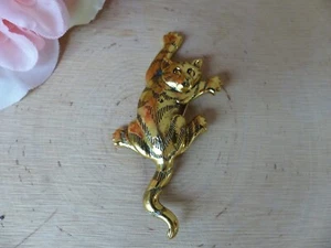 Broche Bijou Doré Métal Chat Qui Rampe - Bijoux des Lys - Foto 1 di 4