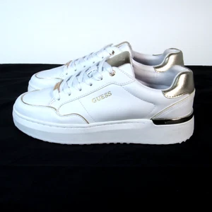 Zapatillas informales para mujer GUESS talla 11 blancas/doradas/plateadas metálicas - Imagen 1 de 23