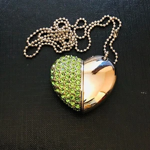 1 New Novelty Green Coloured Love Heart, 4GB USB Flash Drive Memory Stick - Picture 1 of 3