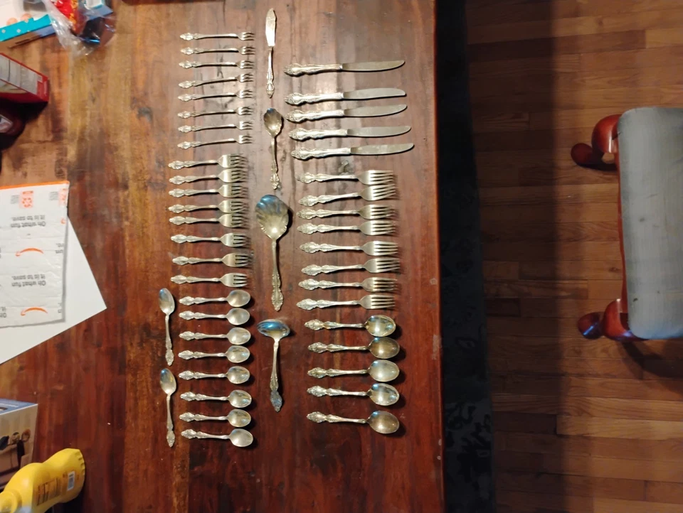 Vintage 1881 Roger ONeida Silverware Rose Baroque 48 Pcs Set Please See Pictures - Image 1 of 4