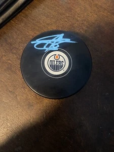 Stuart Skinner signed puck Autographed Edmonton Oilers Logo auto NHL Hockey STAR - Picture 1 of 1
