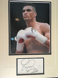 ANTHONY OGOGO - FORMER OLYMPIC BOXING MEDALLIST - SUPERB SIGNED PHOTO DISPLAY - Picture 1 of 1