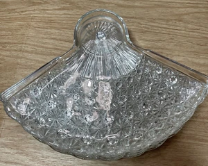 5 VTG daisy button snack clear glass trays fan shape desert Appetizer Plates - Picture 1 of 10