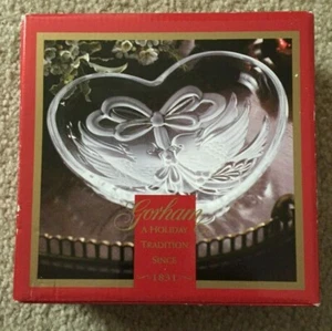 Brand New in Box Gorham Holiday Traditions Christmas Cardinals Heart Dish~ 7" - Picture 1 of 4