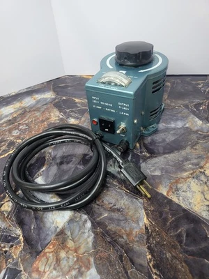 Autotransformador Variable Staco Energy Products Modelo 3PN1010V Foto 1 de 3