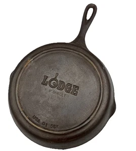Lodge USA 8-Inch Cast Iron Skillet 9 5SK Double Spout - Picture 1 of 14