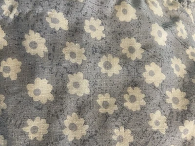 Falda de cama vintage con volantes de polvo completo azul y blanco flor mezcla de poli algodón sin hierro Foto 1 de 3