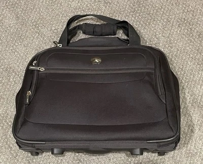 Delsey Softside CarryOn Lightweight Luggage-Retractable Handle w Wheels 18x13x7 - Image 1 of 4