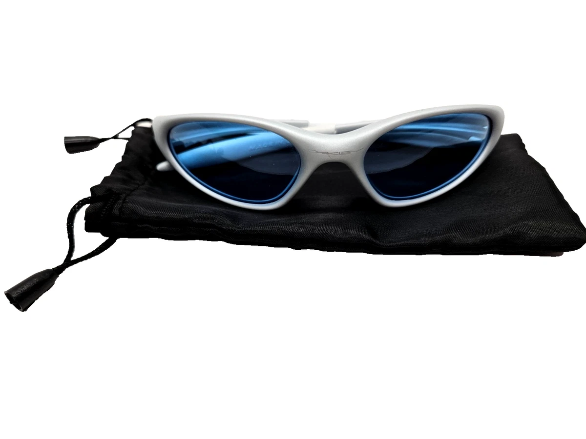 oakley minute eyewear y2k　ソフトケース付き Oakley Minute 1.0: Matte Black Y2K Wrap Sunglasses – Rare