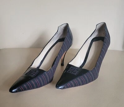 Tacones de tacón de aguja Givenchy de cuero a rayas con logotipo negro EU 38 Foto 1 de 4
