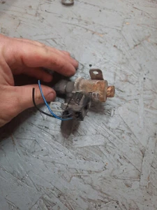 61999-02 Toyota Corolla Air Vacuum Switch Valve 90910-12210 VVT-i Solenoid Purge - Picture 1 of 2