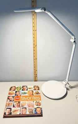 Humanscale Element DISC LED Task Light Arctic White Dimmer & Occupancy Sensor - Image 1 of 4