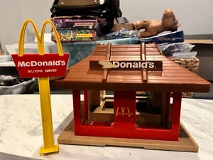 Playskool Mcdonalds Restaurant Toy House Vintage 1974 - Picture 1 of 4