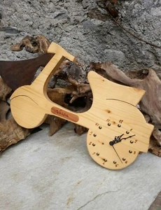 OROLOGIO in LEGNO a forma di VESPA Piaggio sveglia parete meccanismo tedesco - Foto 1 di 1